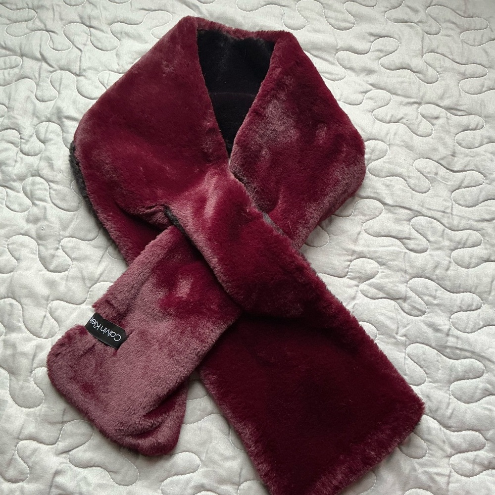 Calvin Klein Faux Fur Scarf Burgundy Black Plush Winter Wrap Soft Luxury